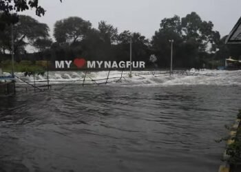 നാഗ്പൂരില്‍ കനത്ത മഴ; നിരവധി പ്രദേശങ്ങൾ വെള്ളത്തിനടിയിൽ; രക്ഷാപ്രവര്‍ത്തനത്തിനായി കേന്ദ്രസേനയെ വിന്യസിച്ചു