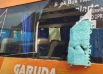 ഓടുന്ന കെഎസ്ആർടി  ബസില്‍നിന്ന് പുറത്തേക്ക് ചാടിയ യാത്രക്കാരന് പരിക്ക്