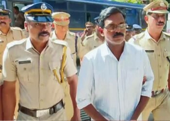 കളമശ്ശേരി സ്‌ഫോടനം; പ്രതി ഡൊമനിക് മാർട്ടിന്റെ സ്കൂട്ടറിൽ നിന്നും സ്ഫോടനത്തിനുപയോ​ഗിച്ച റിമോർട്ടുകൾ കണ്ടെടുത്തു