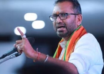 കേസുകളെ നെഞ്ചും വിരിച്ച്‌  നേരിടും, വർഗീയ ചേരിതിരുവുണ്ടാക്കി വോട്ട് നേടാനാണ് സംസ്ഥാന സർക്കാർ ശ്രമിക്കുന്നത്: കെ സുരേന്ദ്രൻ