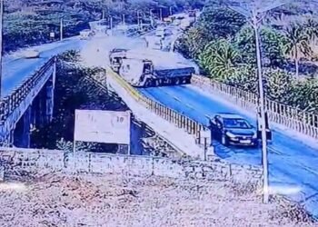 ഒന്നിന് പിറകെ ഒന്നായി വാഹനങ്ങള്‍ കൂട്ടിയിടിച്ചു; തീപടര്‍ന്നു, നാലുപേര്‍ക്ക് ദാരുണാന്ത്യം