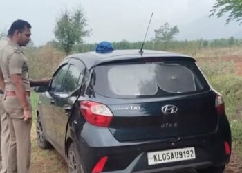 കമ്പത്ത് കാറിനുള്ളില്‍ മരിച്ചത് കോട്ടയം സ്വദേശികള്‍; ജീവനൊടുക്കിയതെന്ന് സംശയം